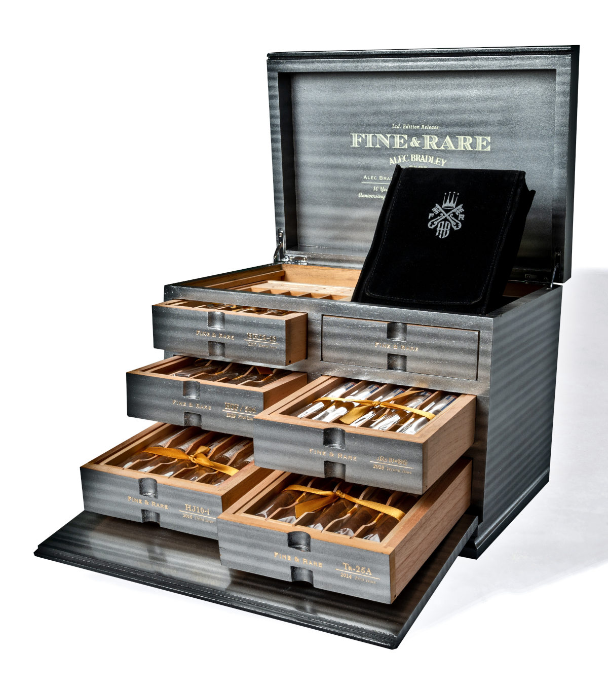 Alec Bradley: Fine & Rare 10 Year Anniversary Collection Cabinet Alec Bradley: Fine & Rare 10 Year Anniversary Collection Cabinet
